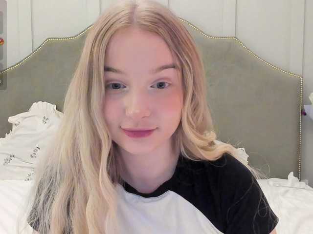 MeowMia's BongaCams show and profile