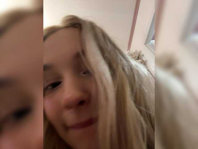 MeowMia's BongaCams show and profile