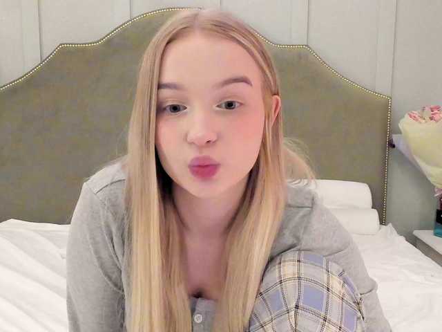 MeowMia's BongaCams show and profile