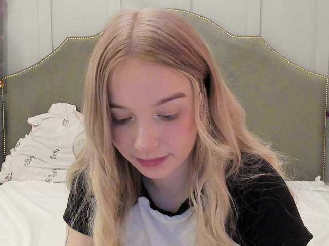 MeowMia's BongaCams show and profile