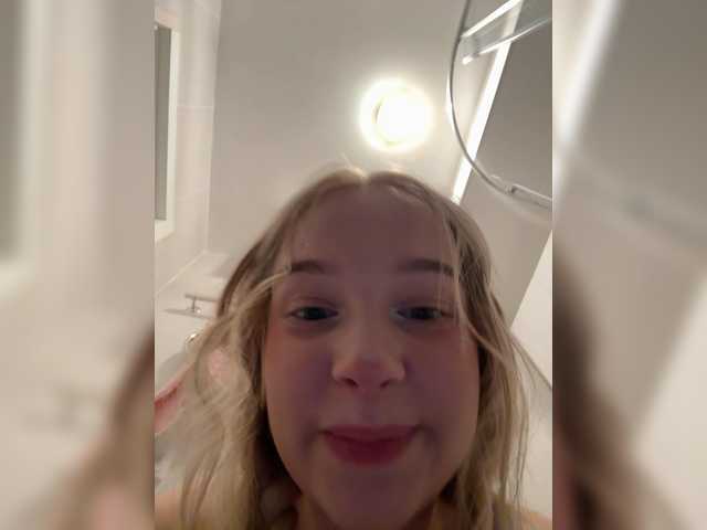 MeowMia's BongaCams show and profile