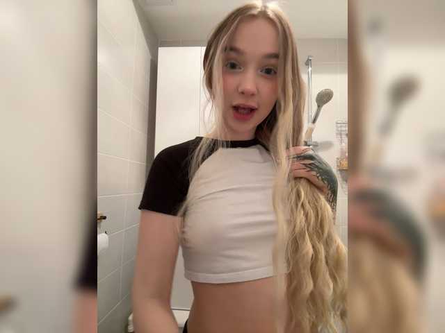 MeowMia's BongaCams profile