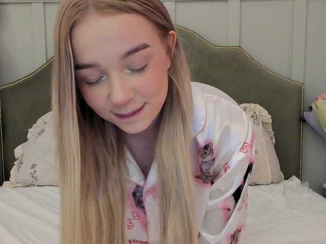 MeowMia's BongaCams show and profile