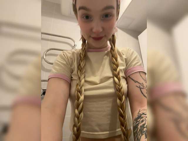 MeowMia live cam on BongaCams