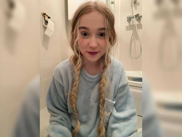 MeowMia's BongaCams show and profile