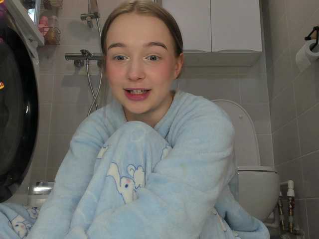 MeowMia's BongaCams show and profile