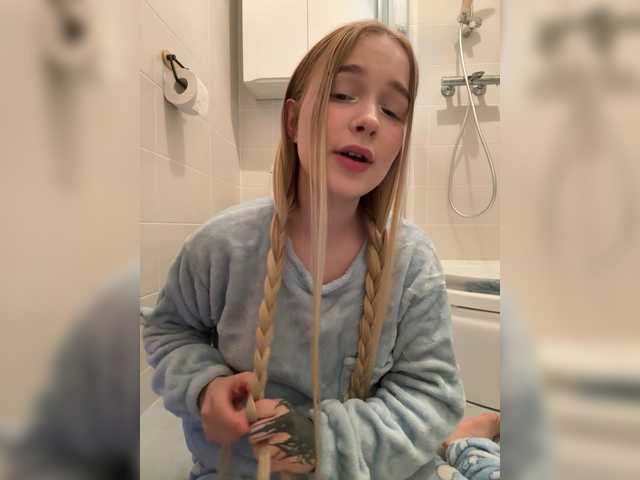 go to chat with MimiMila