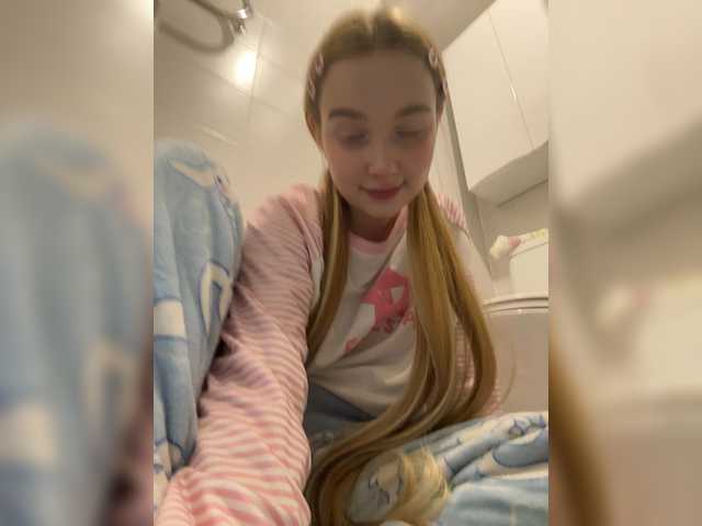 MeowMia live cam on BongaCams