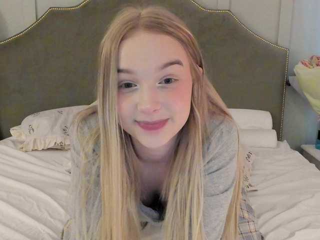 MeowMia's BongaCams profile