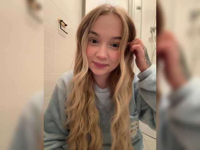 MeowMia's BongaCams profile