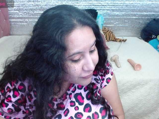 emilynessa live cam on BongaCams