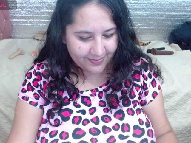 emilynessa live cam on BongaCams