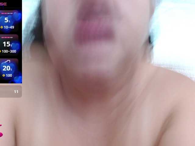 emilynessa live cam on BongaCams