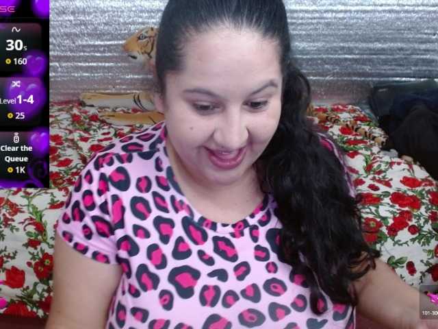 emilynessa live cam on BongaCams