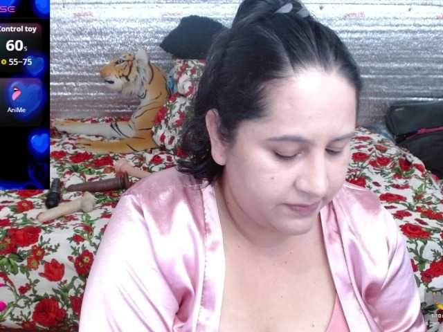 emilynessa live cam preview