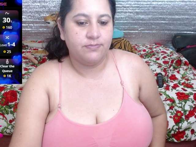 emilynessa live cam preview