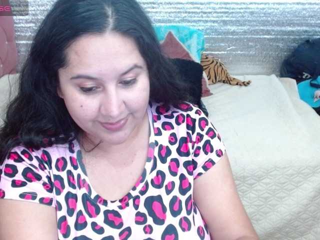 emilynessa live cam on BongaCams