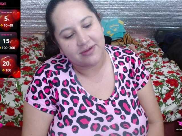 emilynessa live cam preview