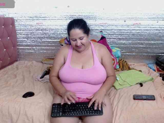 emilynessa webcam