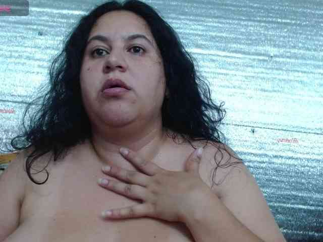 emilynessa webcam