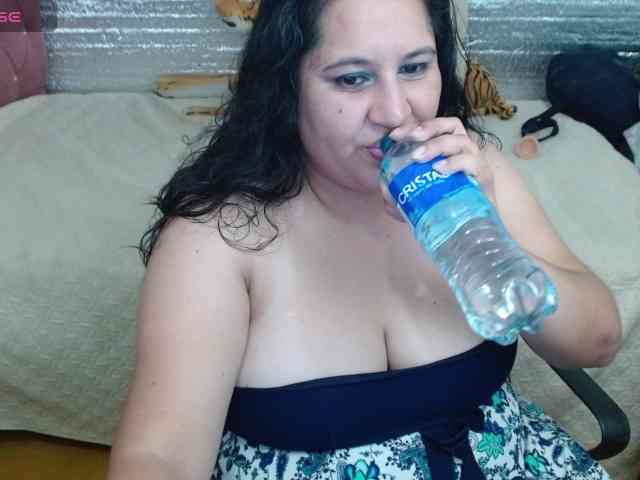 Model: emilynessa