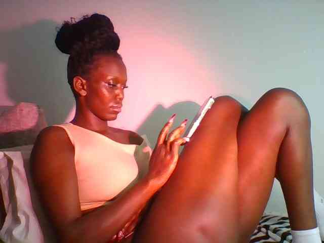 Sexymaya22 webcam