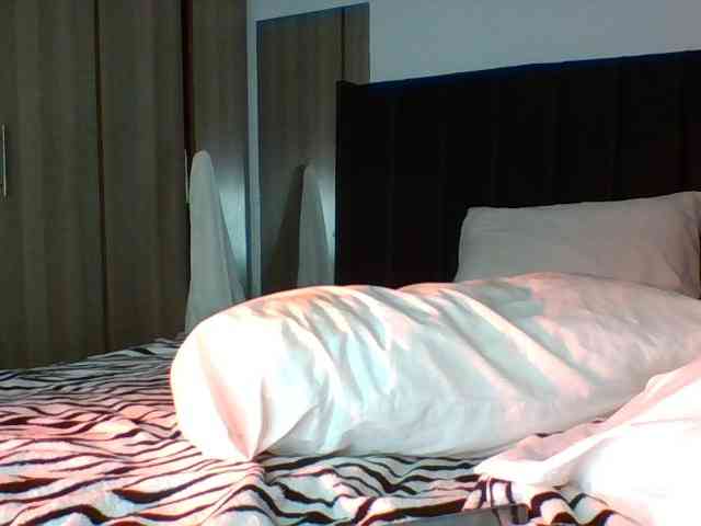 Sexymaya22 webcam