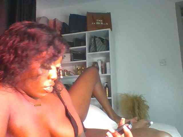 Sexymaya22 webcam
