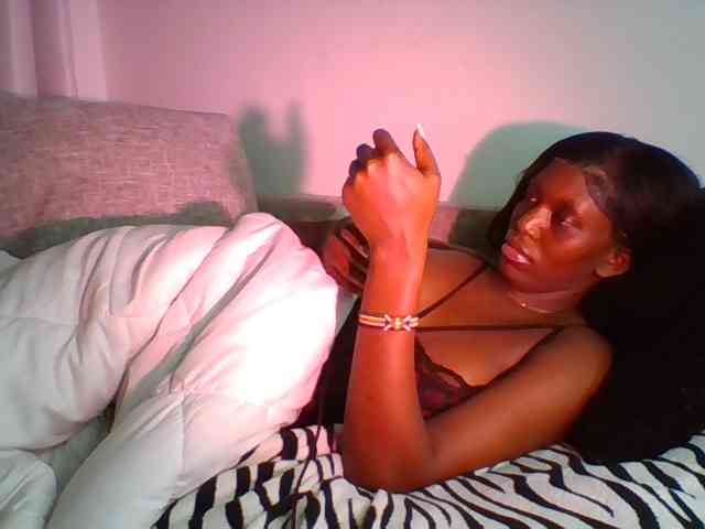 Sexymaya22 webcam