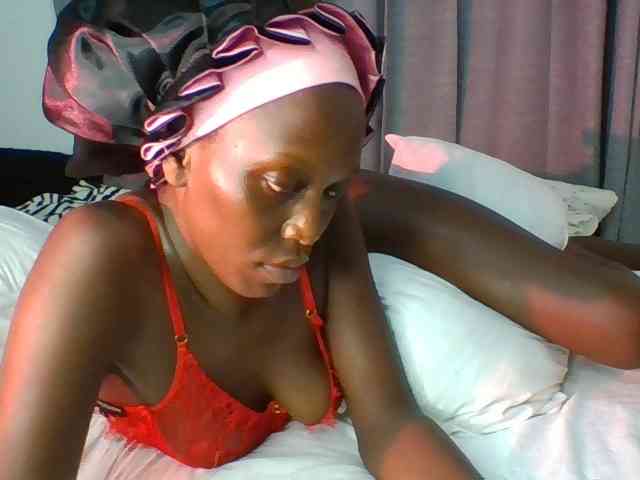 Sexymaya22 webcam