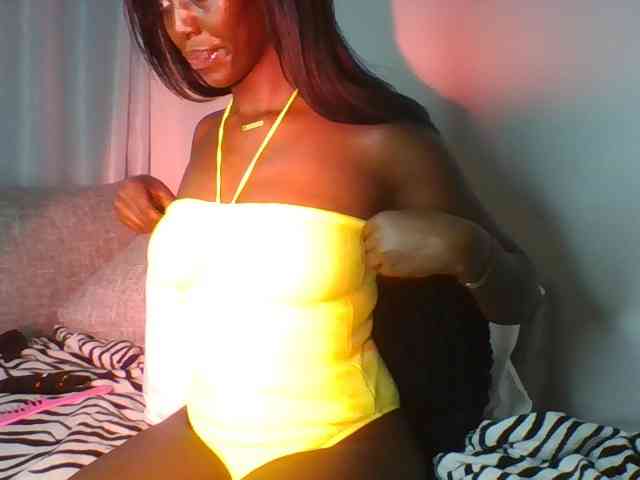 Sexymaya22 webcam