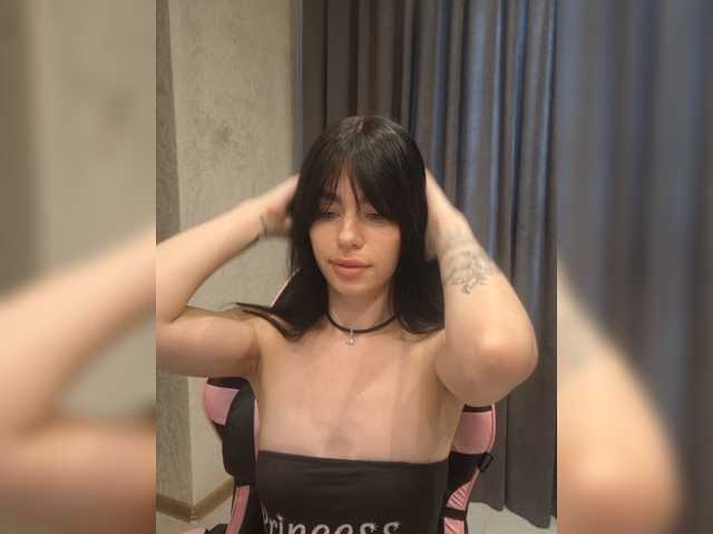 Kelseyy live cam on BongaCams