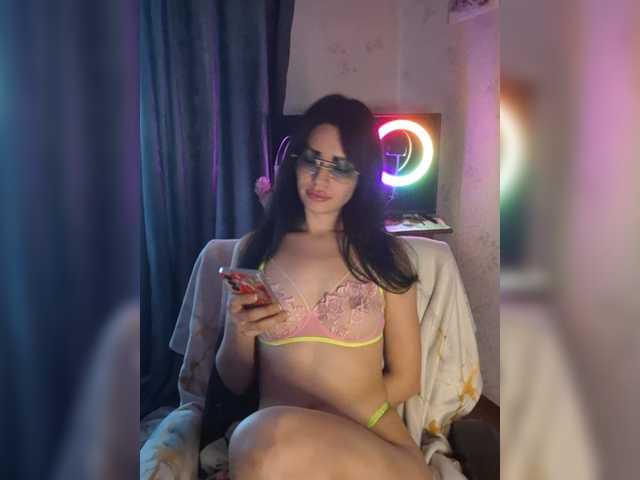Kelseyy live webcam show