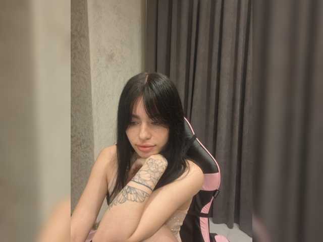 Kelseyy live cam on BongaCams