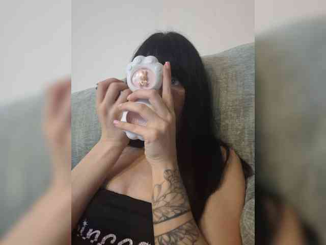 11Nyabinghi11 webcam