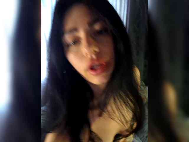 โมเดลนี้กำลังถ่ายทอดสดอยู่. Kelseyy