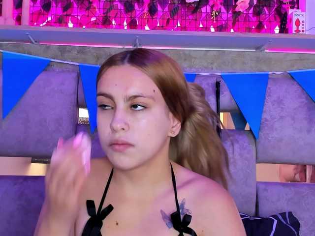 Natasha-Adams live cam on BongaCams