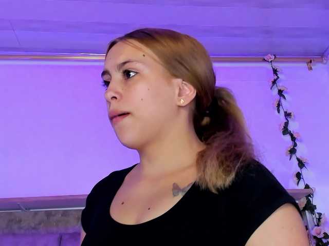 Natasha-Adams live cam on BongaCams
