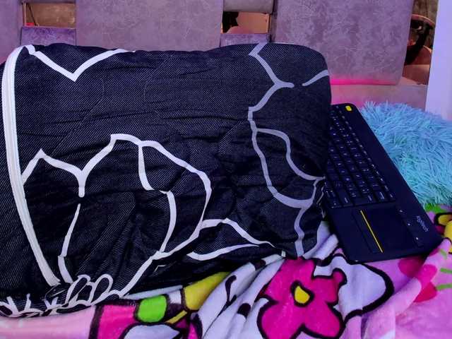 Natasha-Adams live cam on BongaCams