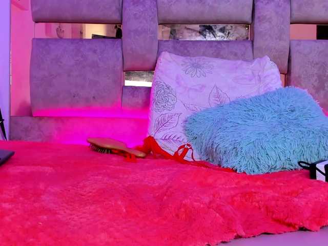 Natasha-Adams live cam on BongaCams