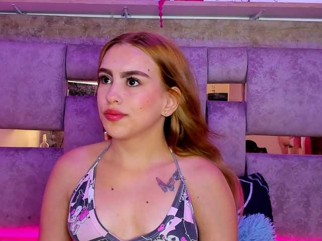 Natasha-Adams live cam on BongaCams