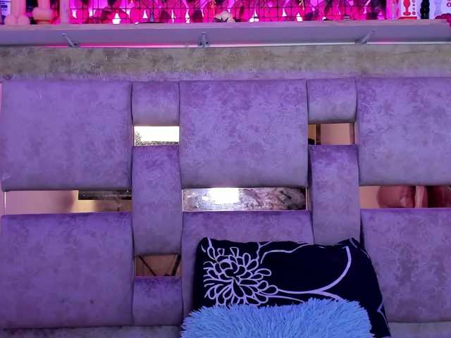 Natasha-Adams live cam on BongaCams