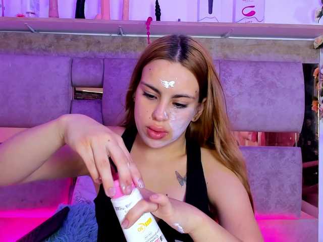 Natasha-Adams live cam on BongaCams