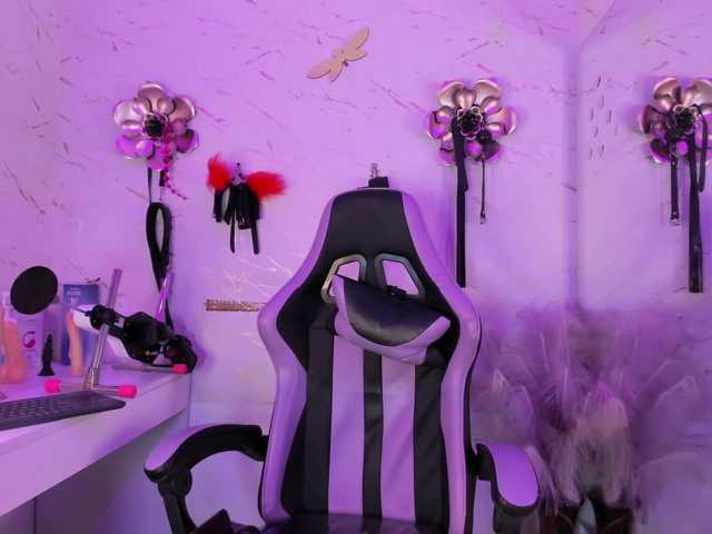 Natasha-Adams live cam on BongaCams