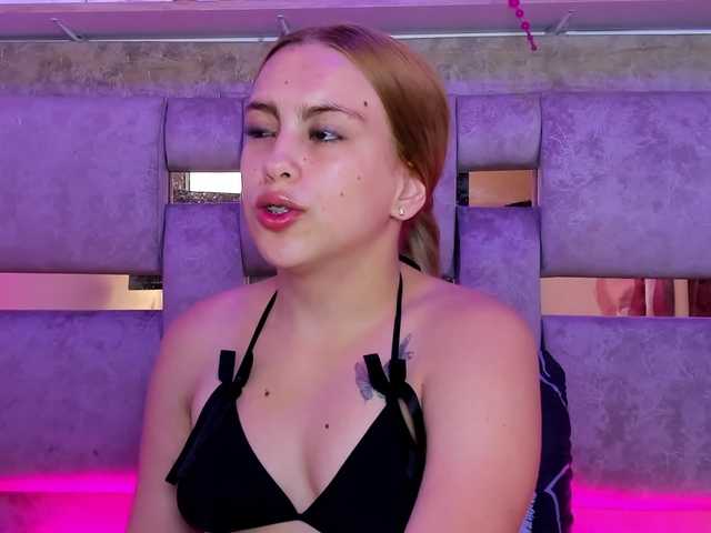 Natasha-Adams live cam on BongaCams