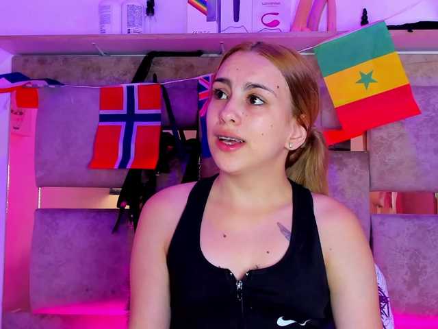 Natasha-Adams live cam on BongaCams