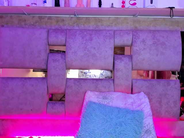 Natasha-Adams live cam on BongaCams