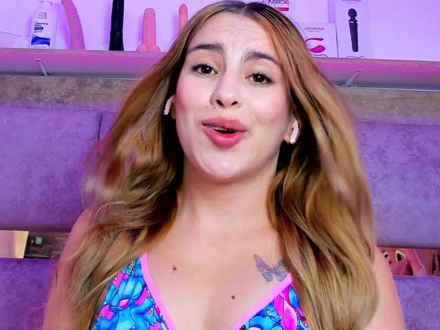 Natasha-Adams live cam on BongaCams