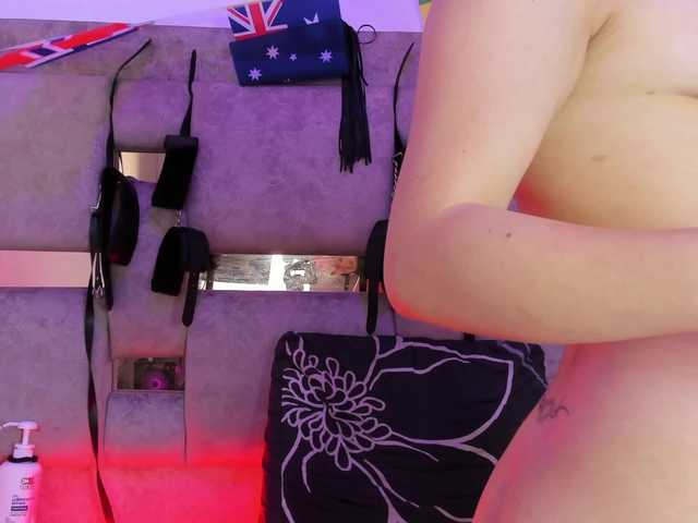 Natasha-Adams live cam on BongaCams
