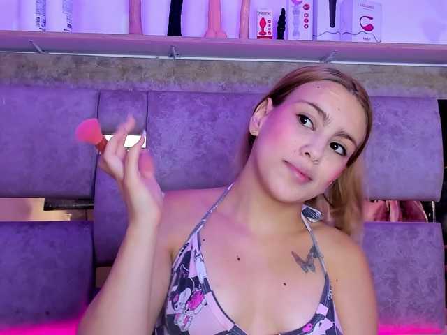 Natasha-Adams live cam on BongaCams